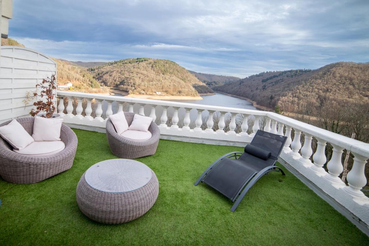 Ma Villa Au Bord De L'Eau Miremont  Exteriér fotografie