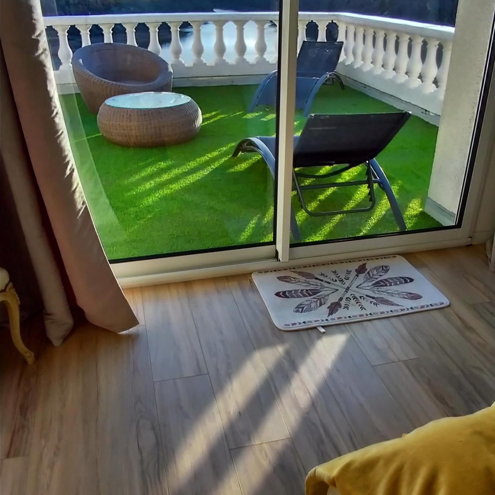 Ma Villa Au Bord De L'Eau Miremont  Exteriér fotografie